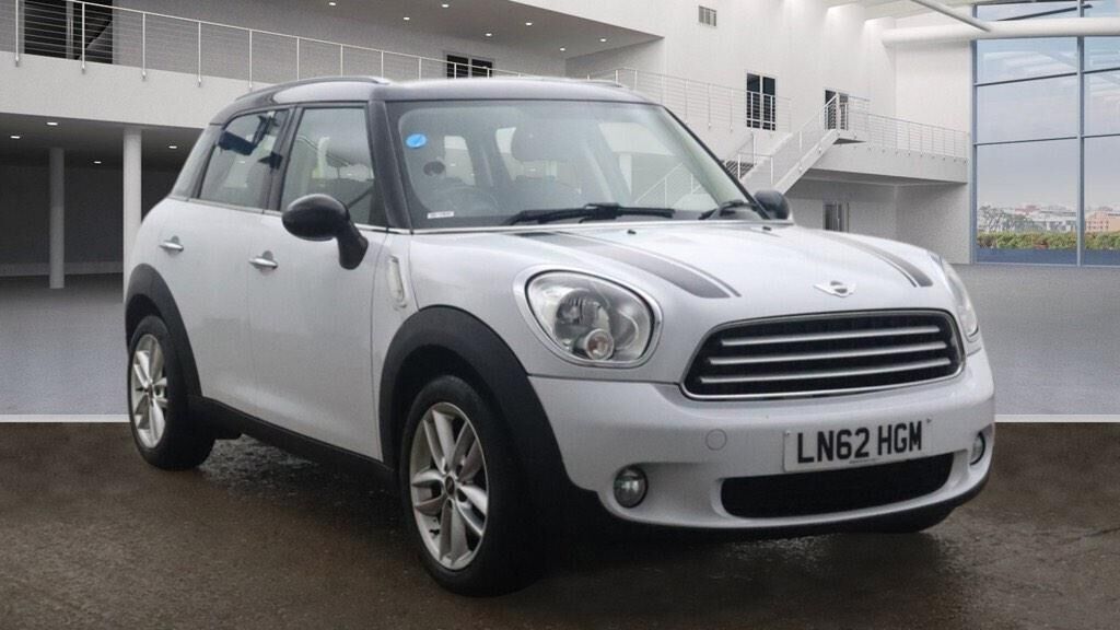 Used MINI COUNTRYMAN 2012 White in West Kingsdown, Kent Simpsons Car