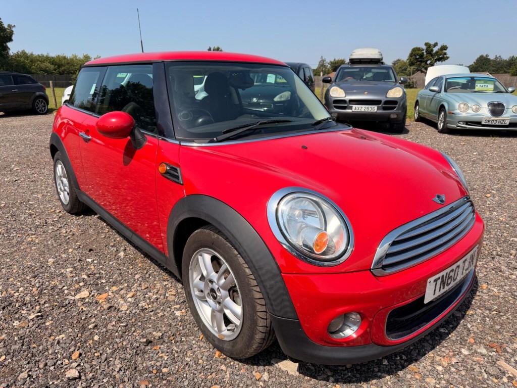 2011 MINI HATCH