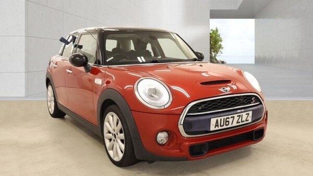 2017 MINI HATCH