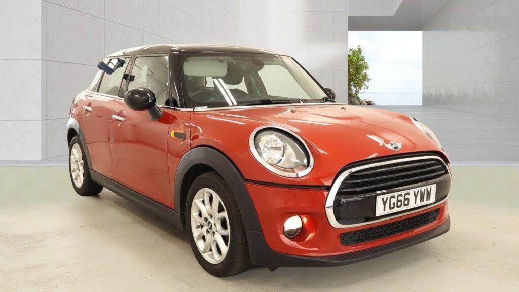 2016 MINI HATCH