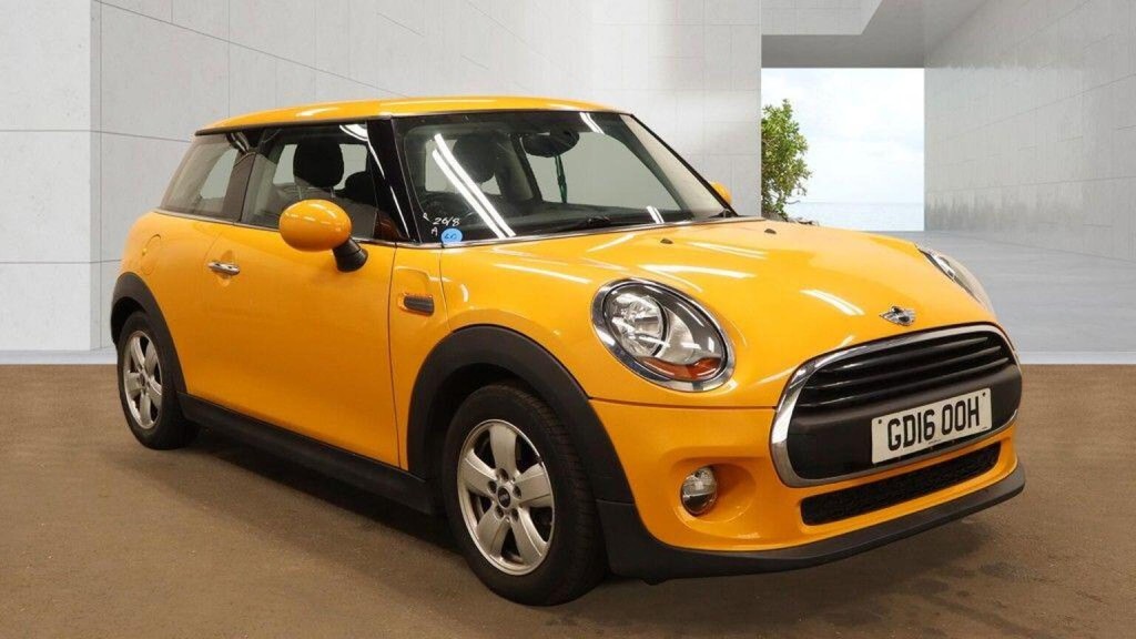 2016 MINI HATCH