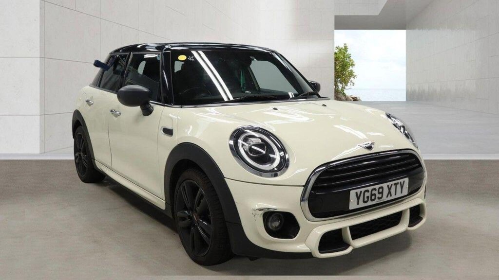 2019 MINI HATCH