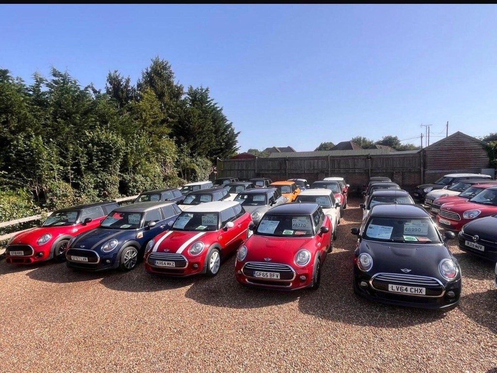 2015 MINI HATCH